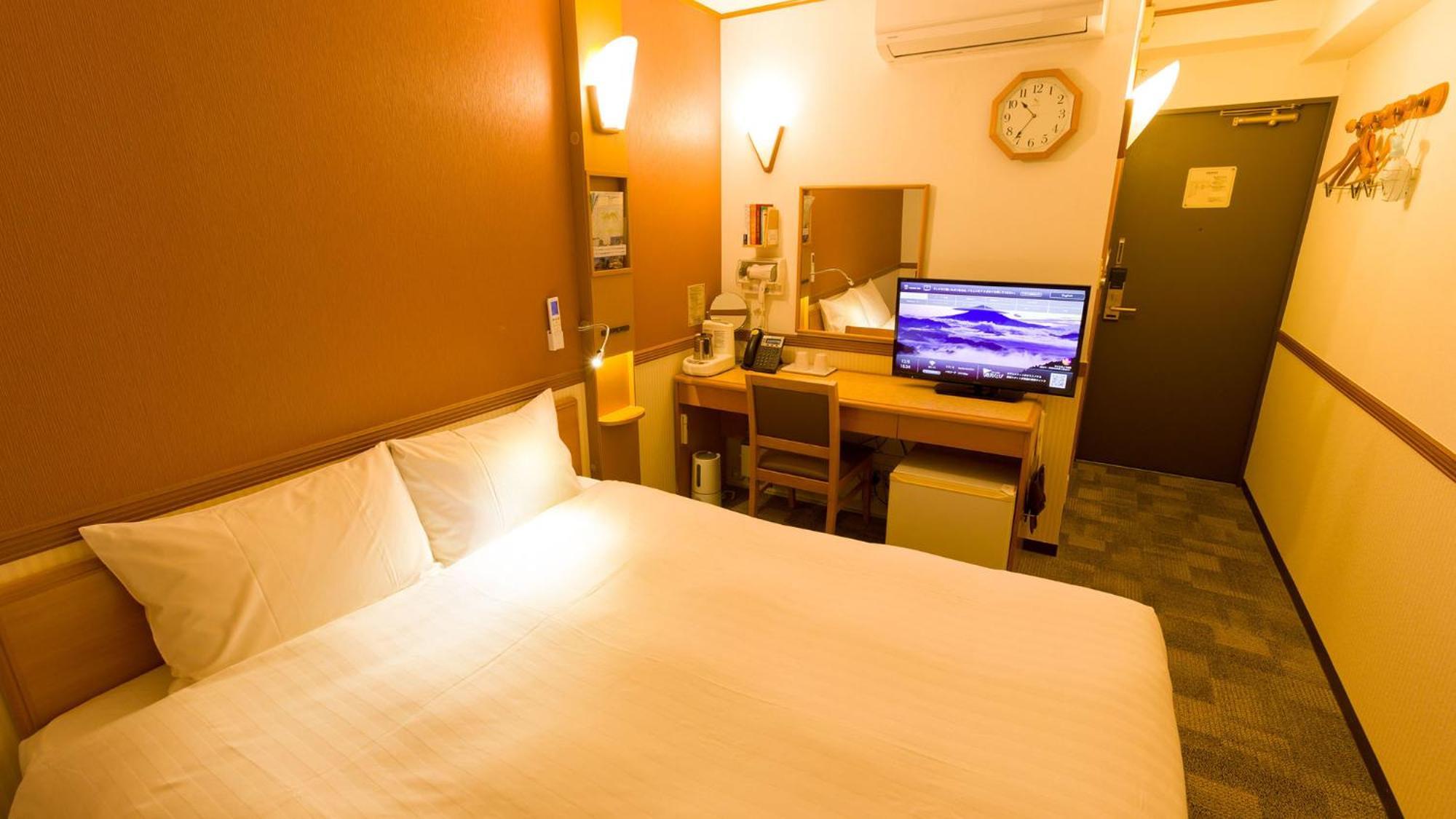 Toyoko Inn Takasaki Eki Nishi Guchi No 1 Стая снимка