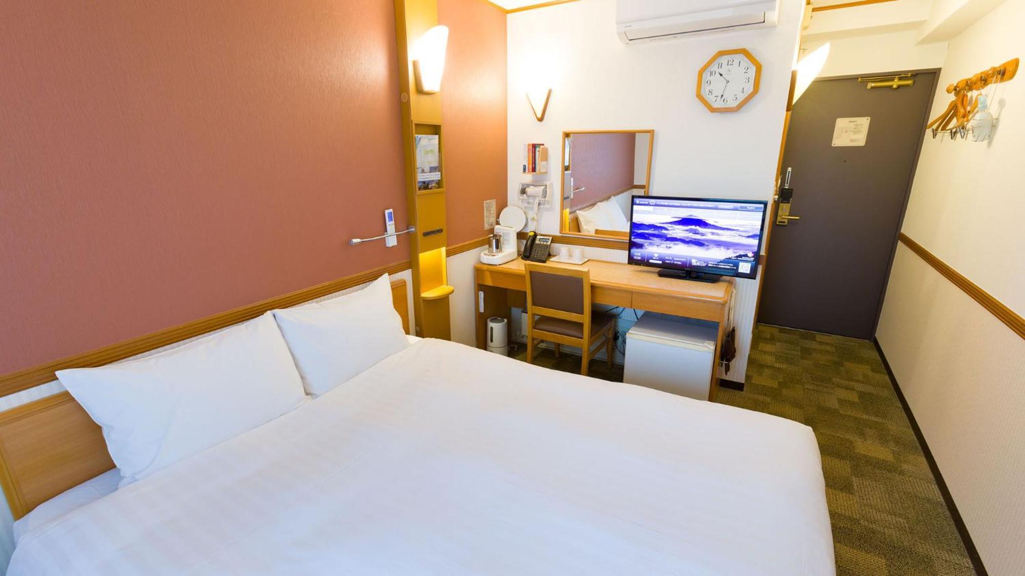 Toyoko Inn Takasaki Eki Nishi Guchi No 1 Стая снимка